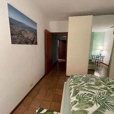 ゲストハウス Spazioso Vicino Al Centro Di 3*