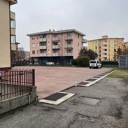 Spazioso Vicino Al Centro Di ゲストハウス